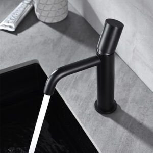 Classic Wash Basin Faucet Matte Black Single Handle Lavatory Vanity Faucet Deck Mounted Brass Taps for Bathroom